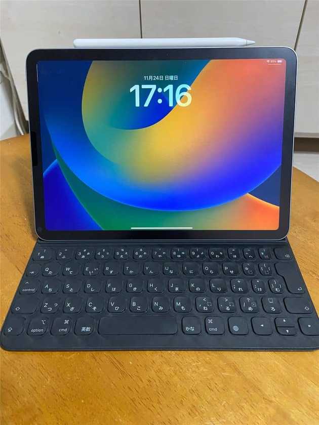 iPad+SmartKeyboardFolio